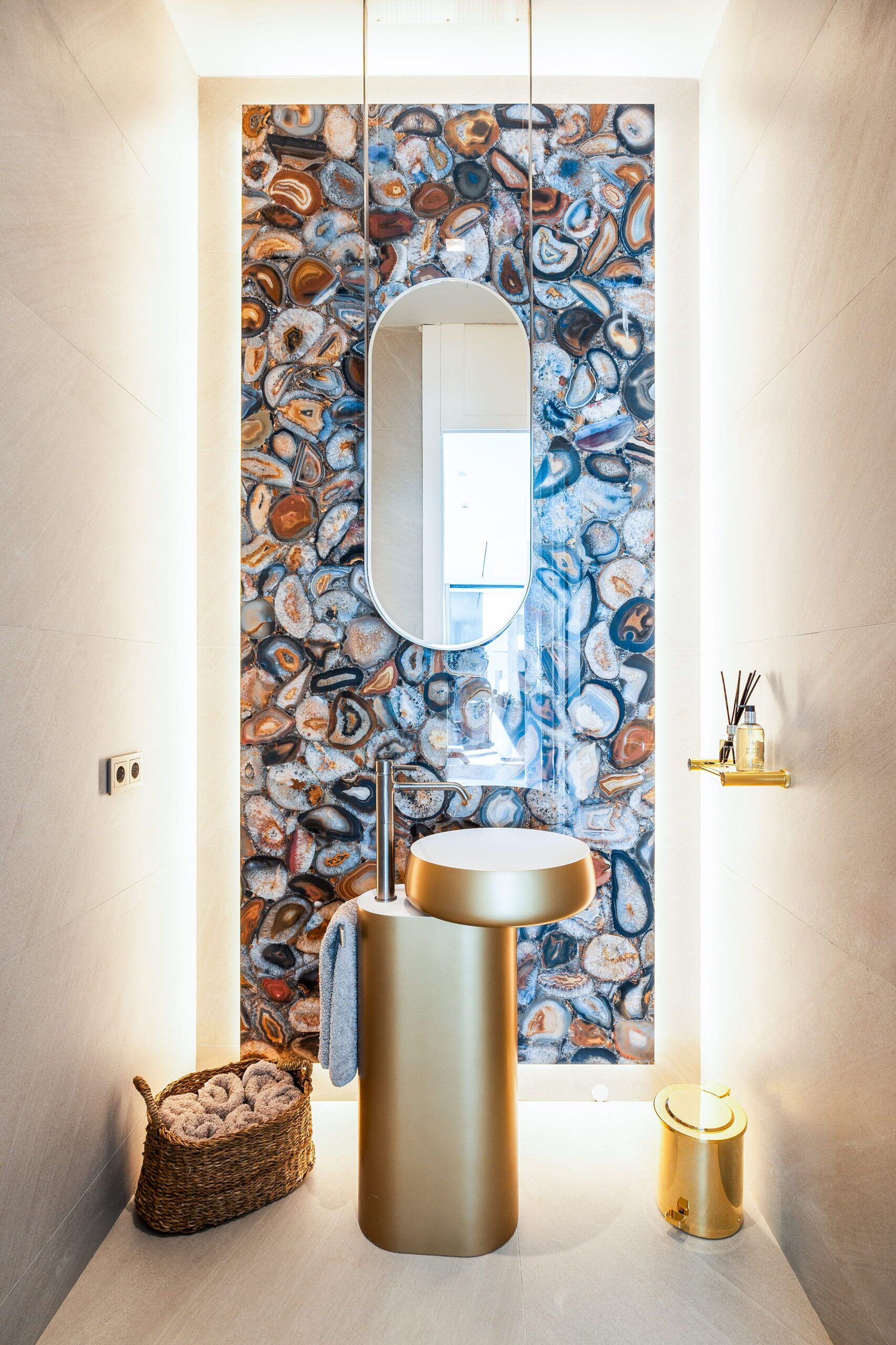 luxurious bathroom design